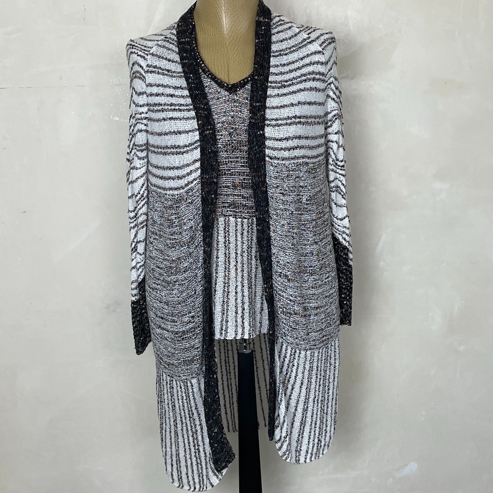 Barbara who? By Harari 2pc. Knit sweater and cardigan
